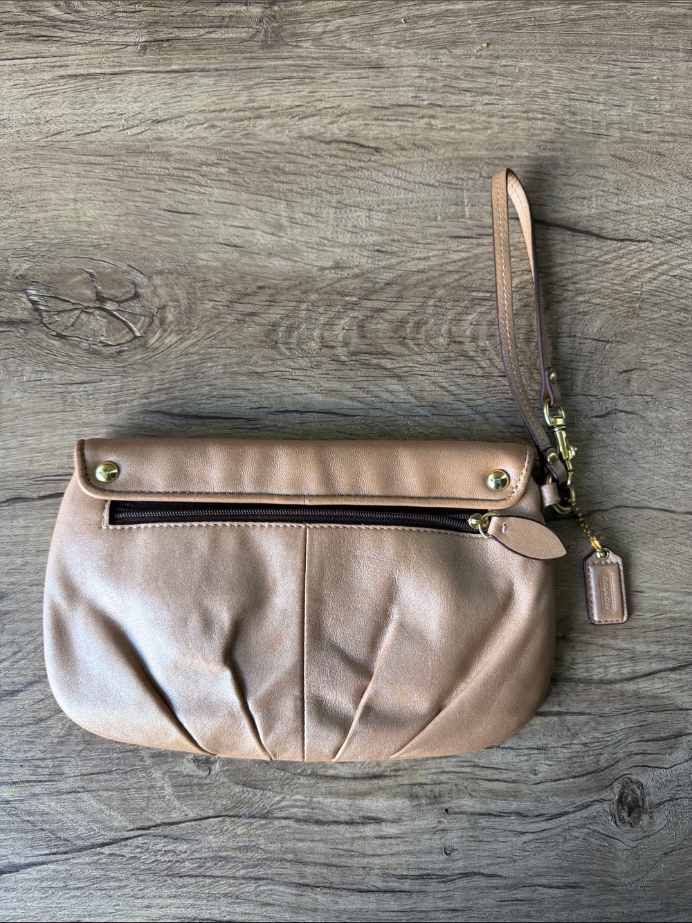 Coach Blush Tan Leather Wristlet Clutch with Gold-Tone Hardware - Picture 3 of 9